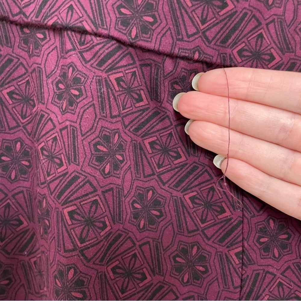 Printed slim leg stretch pants - Picture 6 of 10